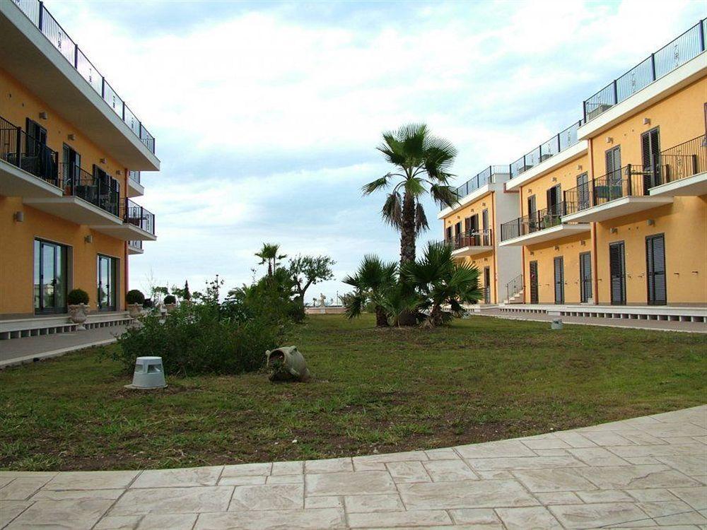 Royals Gate Hotel Rodi Garganico Exterior photo